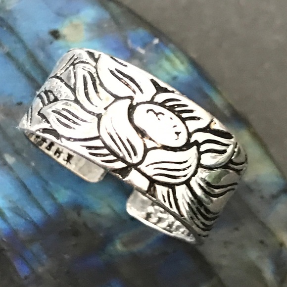 Heart Sutra lotus adjustable silver ring - Picture 3 of 9
